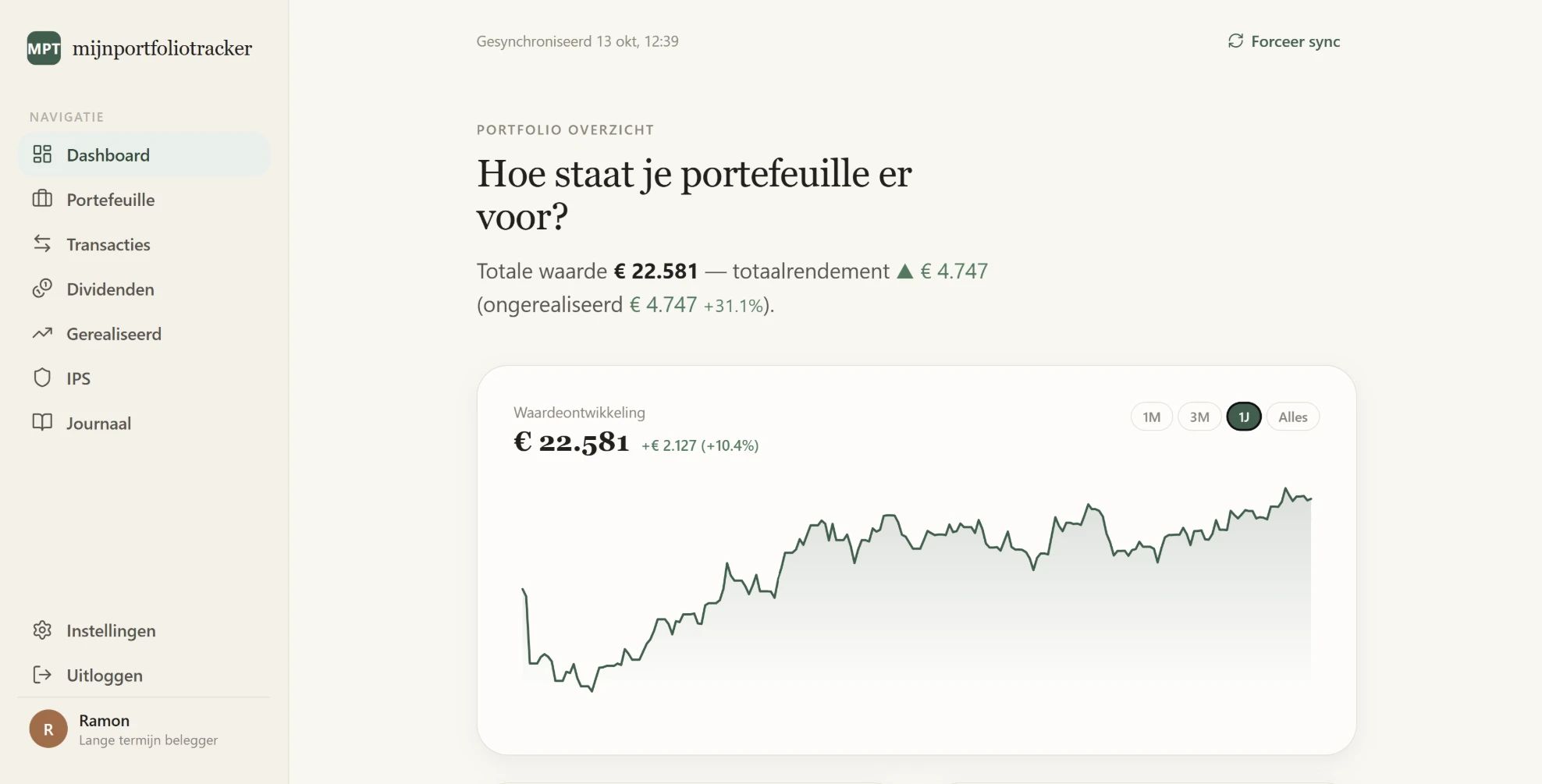 MijnPortfolioTracker: the dashboard, with total value and a year of value history